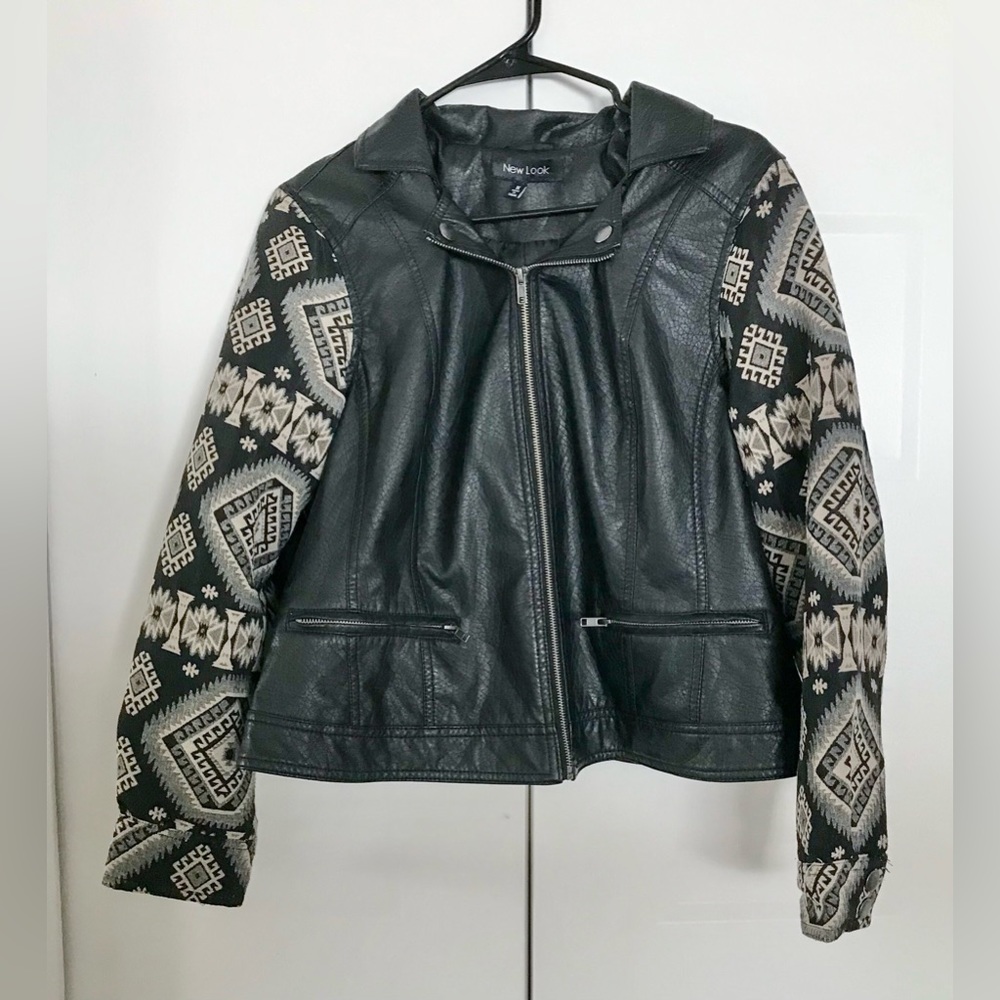 New Look  Black Pleather Cropped Jacket With Fabric Sleeves Size Large